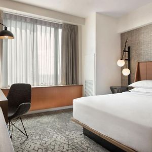 Tradition Queen Room Mobility or hearing accessible